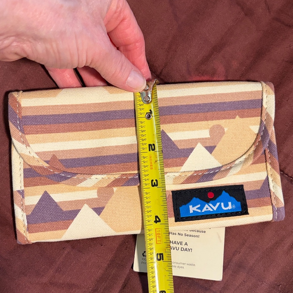 Wallet by Kavu Brand.  NWT! - Picture 14 of 15